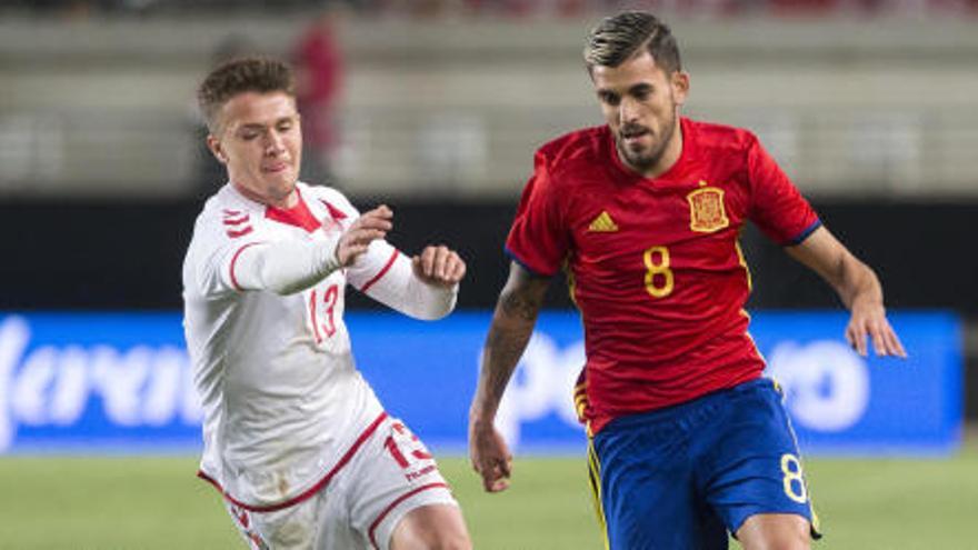 Dani Ceballos con la &#039;Rojita&#039;.