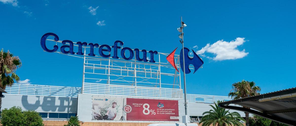 Mañana se esperan colas kilométricas en Carrefour para conseguir el secador de pelo todoterreno que es el más barato: por 28,99 euros