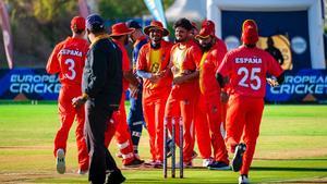 La selección española de cricket, durante el último Europeo de Cricket.