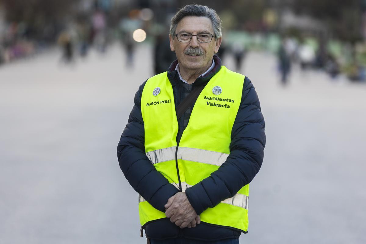 Ramón Pérez tiene 72 años y sigue reivindicando unas pensiones justas en Iai@flautas València