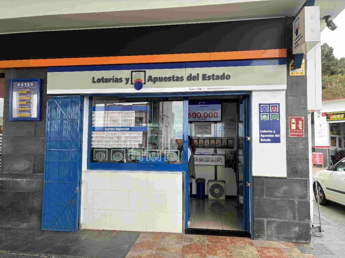 Administración número 2 ubicada en la Avenida Príncipes de España, 27.
