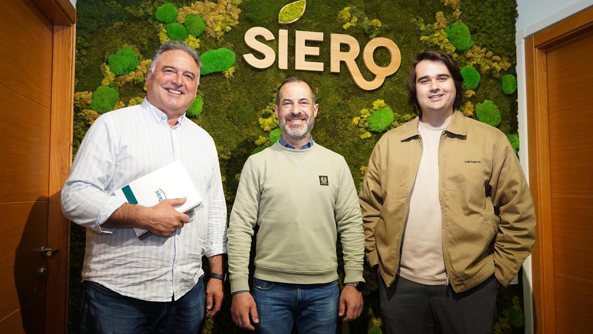 Por la izquierda, Alejandro Villa, Ángel García y David Orviz