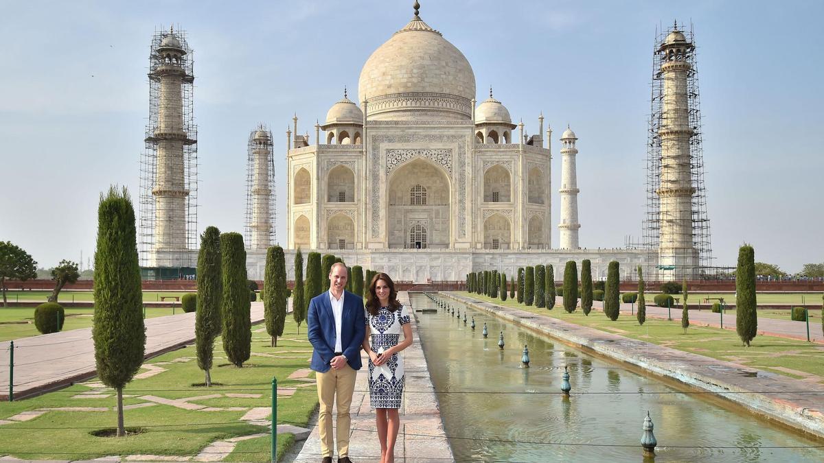 Los Duques de Cambridge en el Taj Mahal