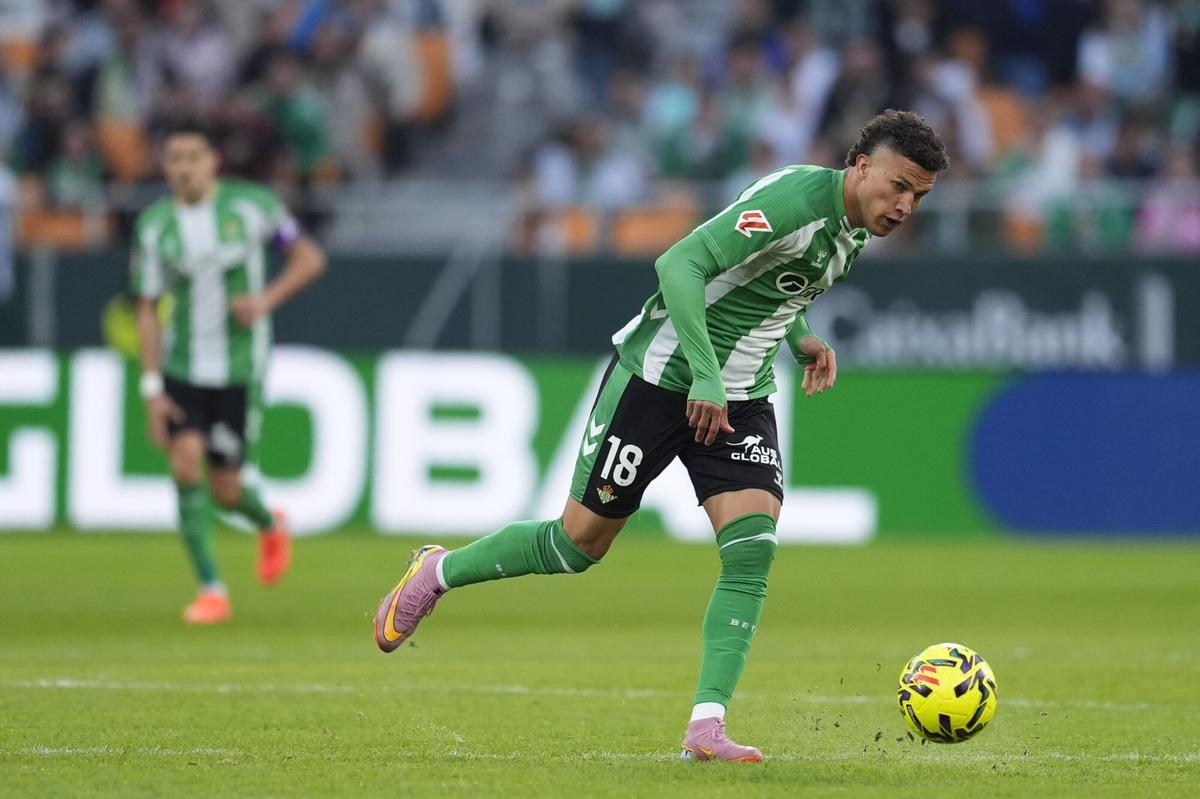 Nelson Deossa durante el Betis-Girona de la jornada 13 de LaLiga en La Cartuja.