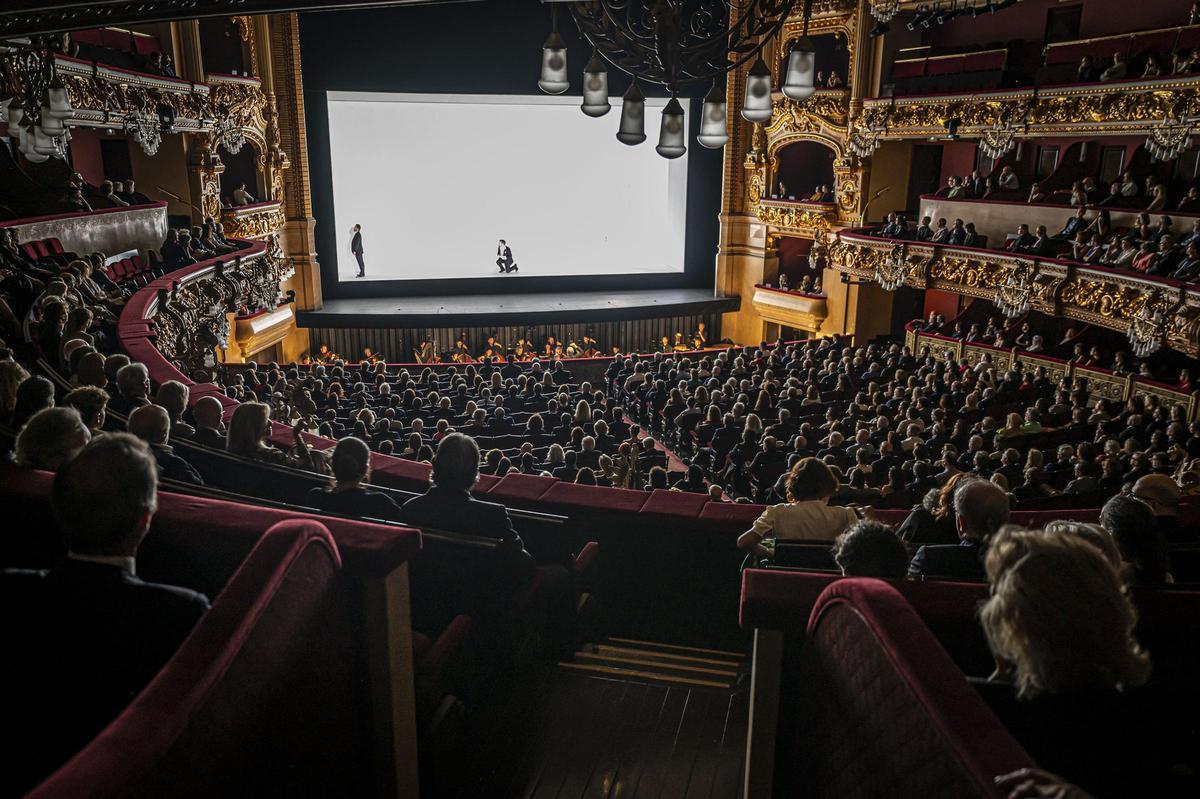 El Gran Teatre del Liceu inaugura la temporada con la ópera Eugene Onegin, de Chaikovski.