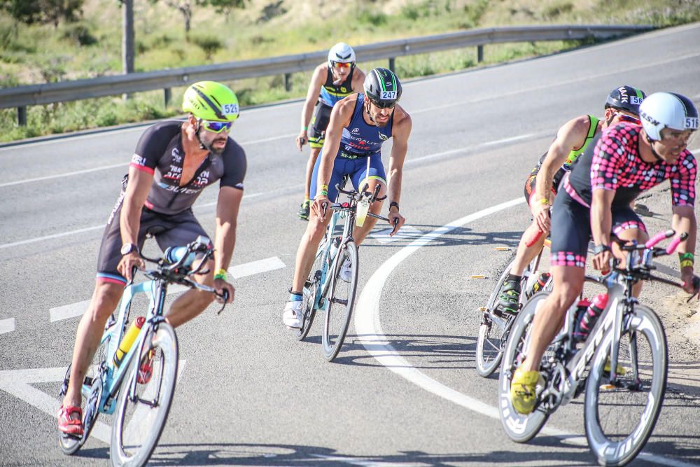 Gustavo Rodríguez y Anna Noguera ganan el Triatlón de Orihuela