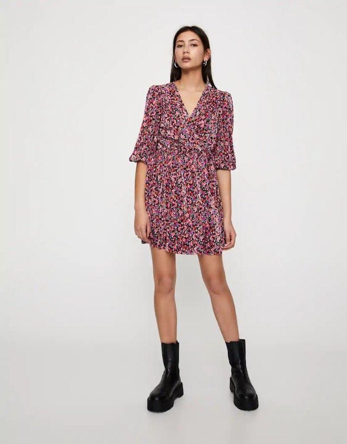 El vestido floral plisado