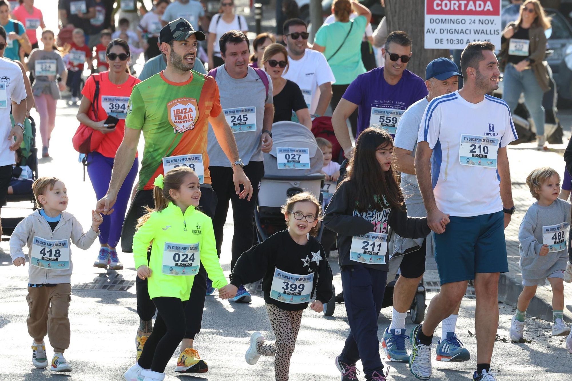 Galería: La carrera festiva de Ibiza para disfrutar en familia