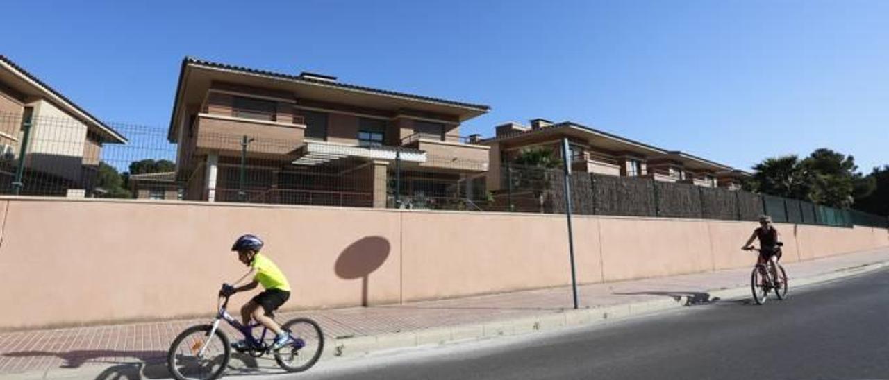 Una urbanización de La Almajada ha sufrido tres robos en viviendas en menos de dos semanas.