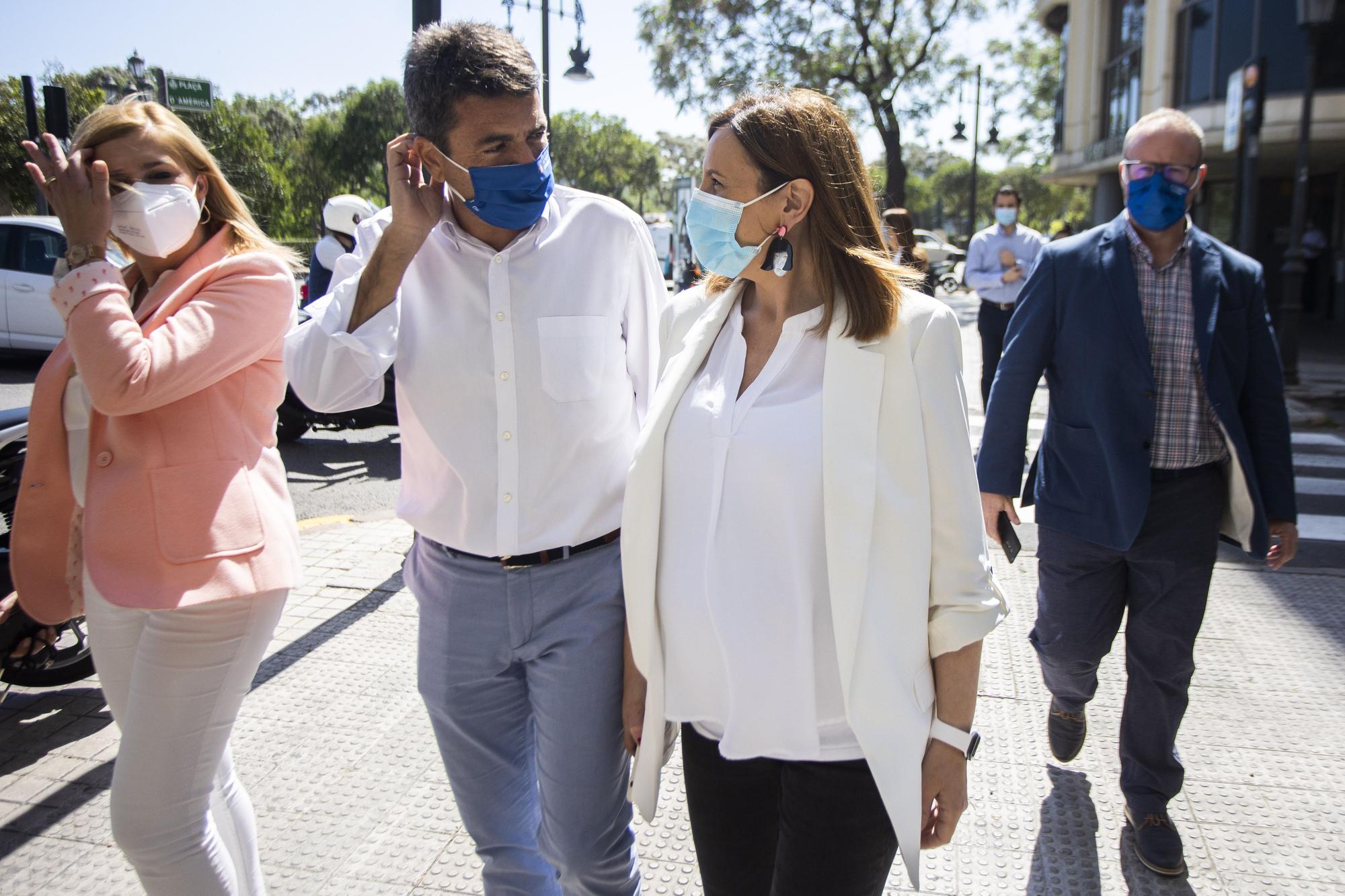 Carlos Mazón se rodea de caras conocidas en la presentación de su candidatura