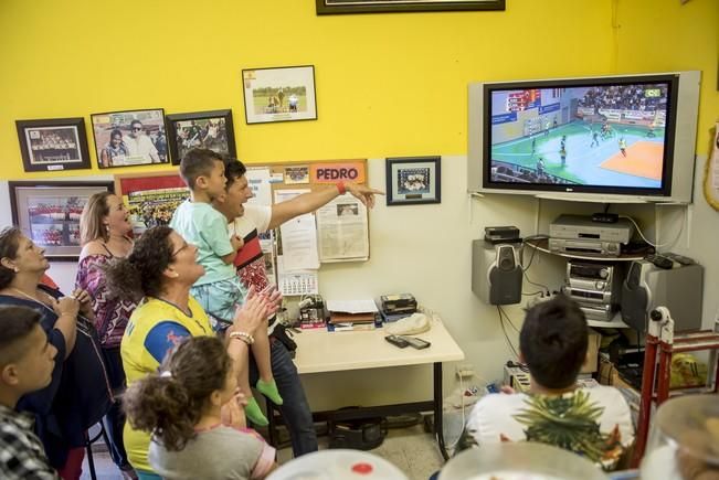 Ambiente en el barrio de las Remudas por el ...