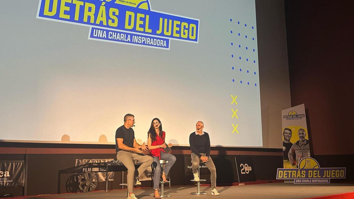 Juanjo López y Álex Corretja, durante la charla 'Detrás del juego'