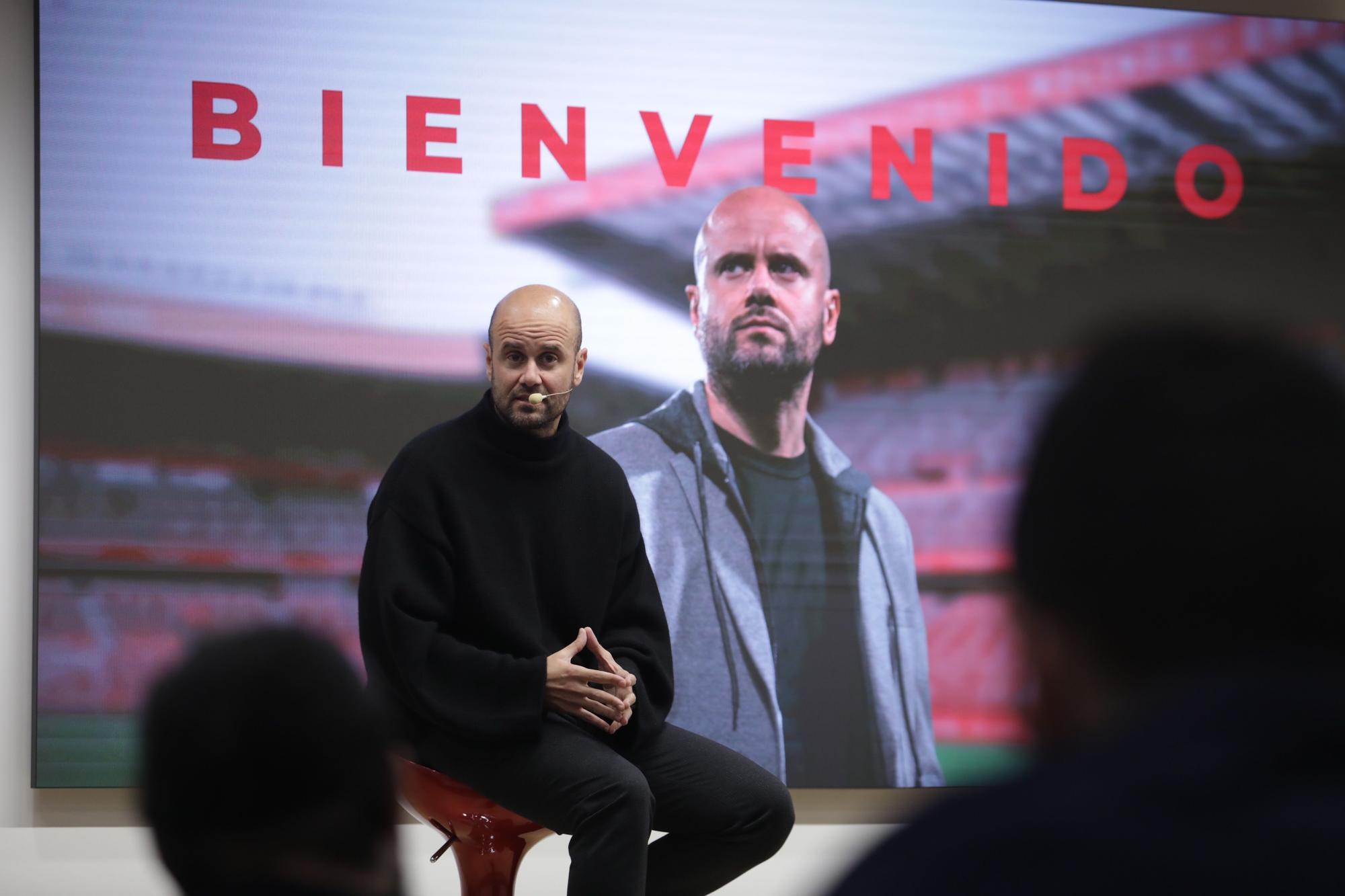 En imágenes: Así fue la presentación de Ramírez como entrenador del Sporting