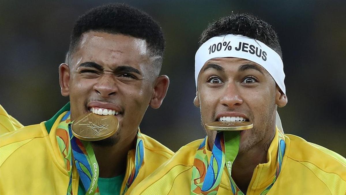 Gabriel Jesus y Neymar Junior, cuando conquistaron el oro olímpico con Brasil