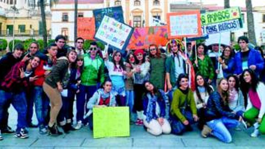 200 manifestantes defienden que el Bachillerato de Arte continúe