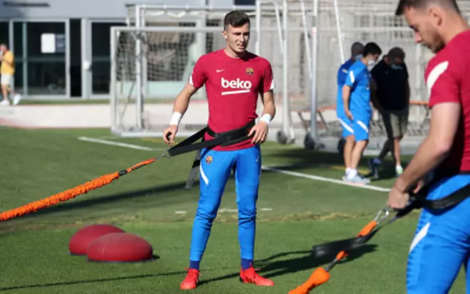 Entreno con estreno del pasado futuro del Barça