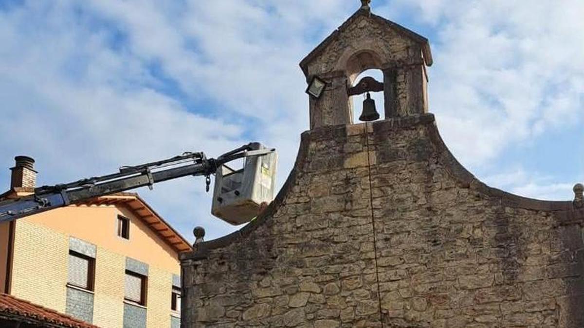 La instalación de la campana de Villamoréi.