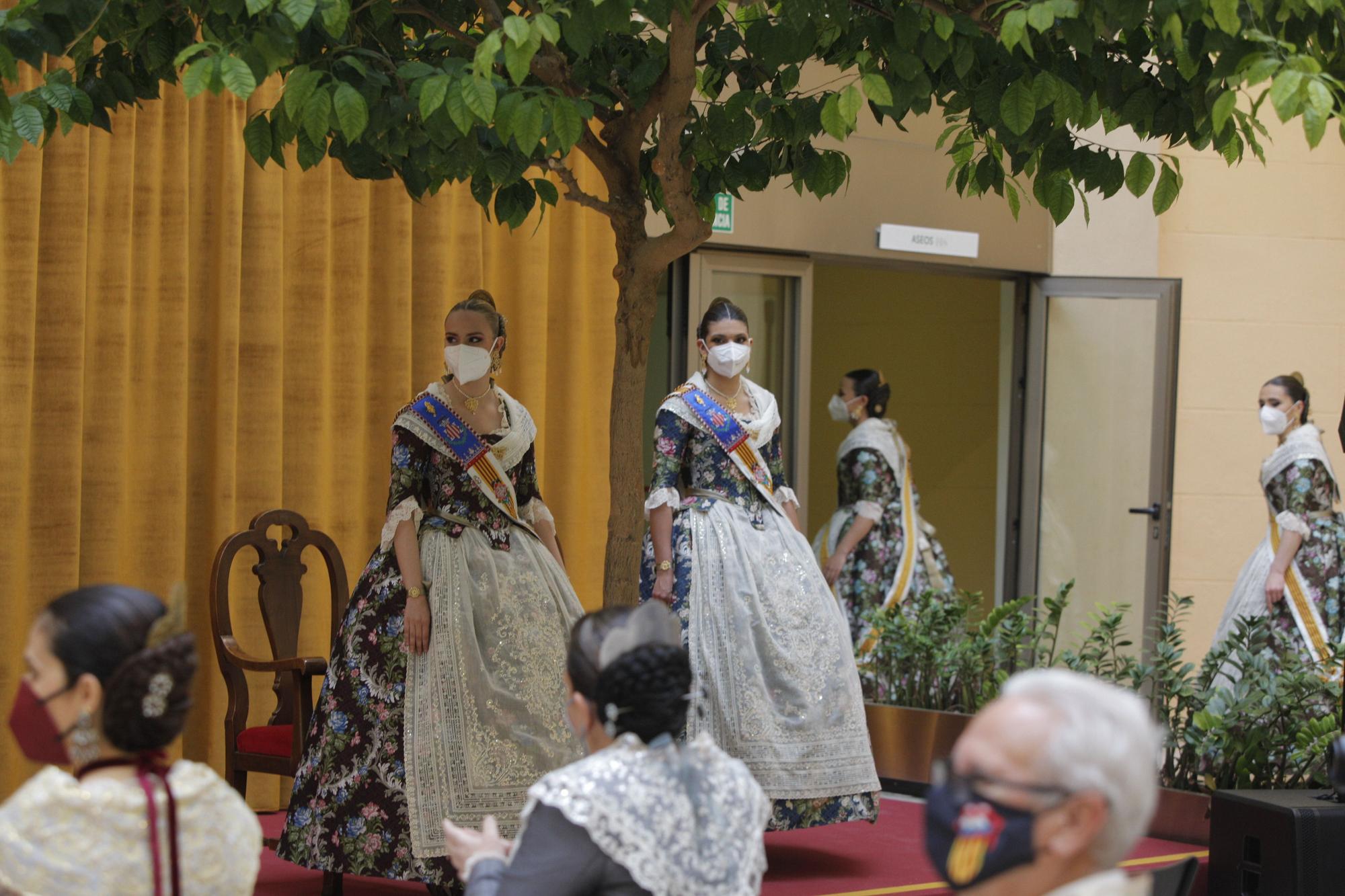 Sábado de Fallas en abril para Consuelo Llobell y la corte