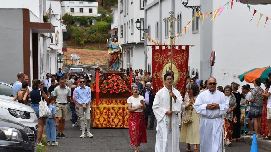 Fontanales reúne tradición y productos locales en su día grande