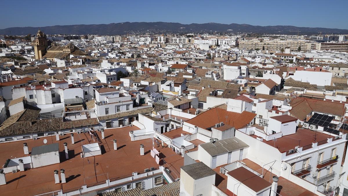 Vista de tejados y azoteas en el barrio de San Lorenzo desde la torre de la iglesia.