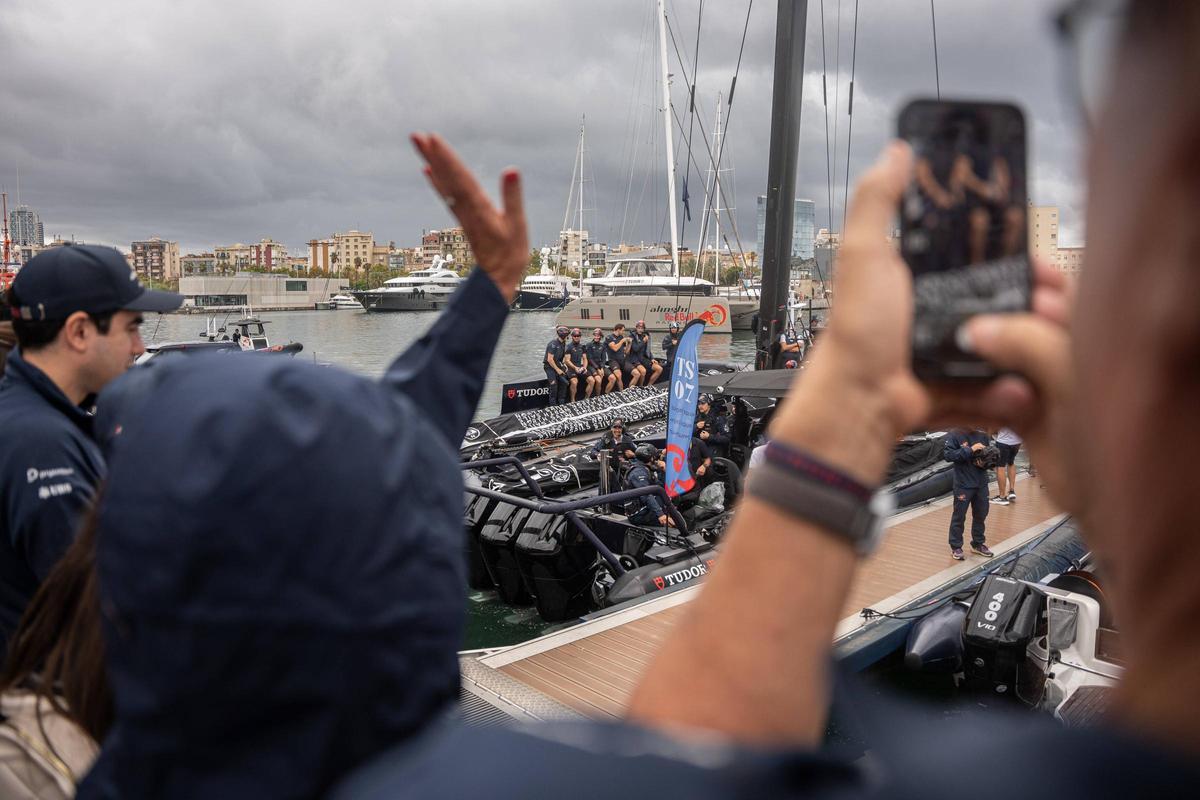 Dock out del Alenghi Red Bull en la Copa América animados por sus fans