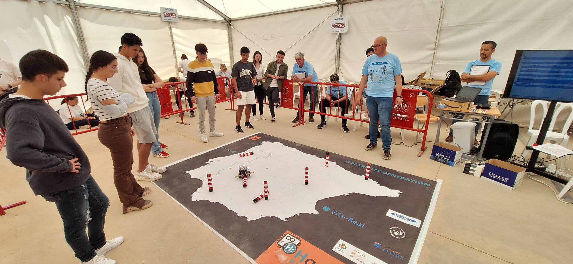 Las imágenes del exitoro concurso de robótica Vilabot de Vila-real