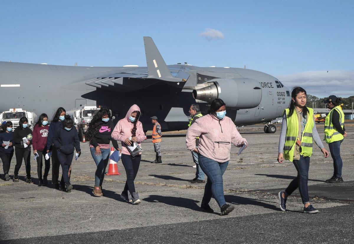 Els EUA firmen pactes amb 25 països per externalitzar el problema migratori