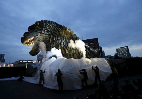 Una cabeza a escala real de Godzilla