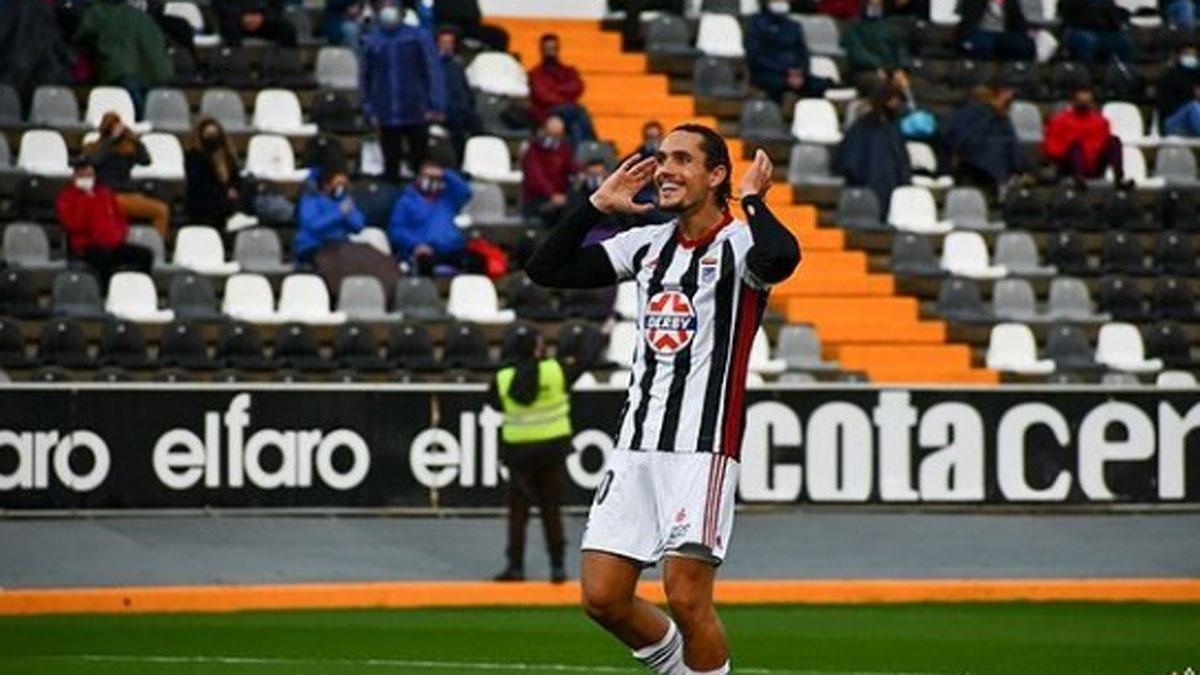 Àlex Corredera ha sido elegido el mejor jugador de la Segunda B