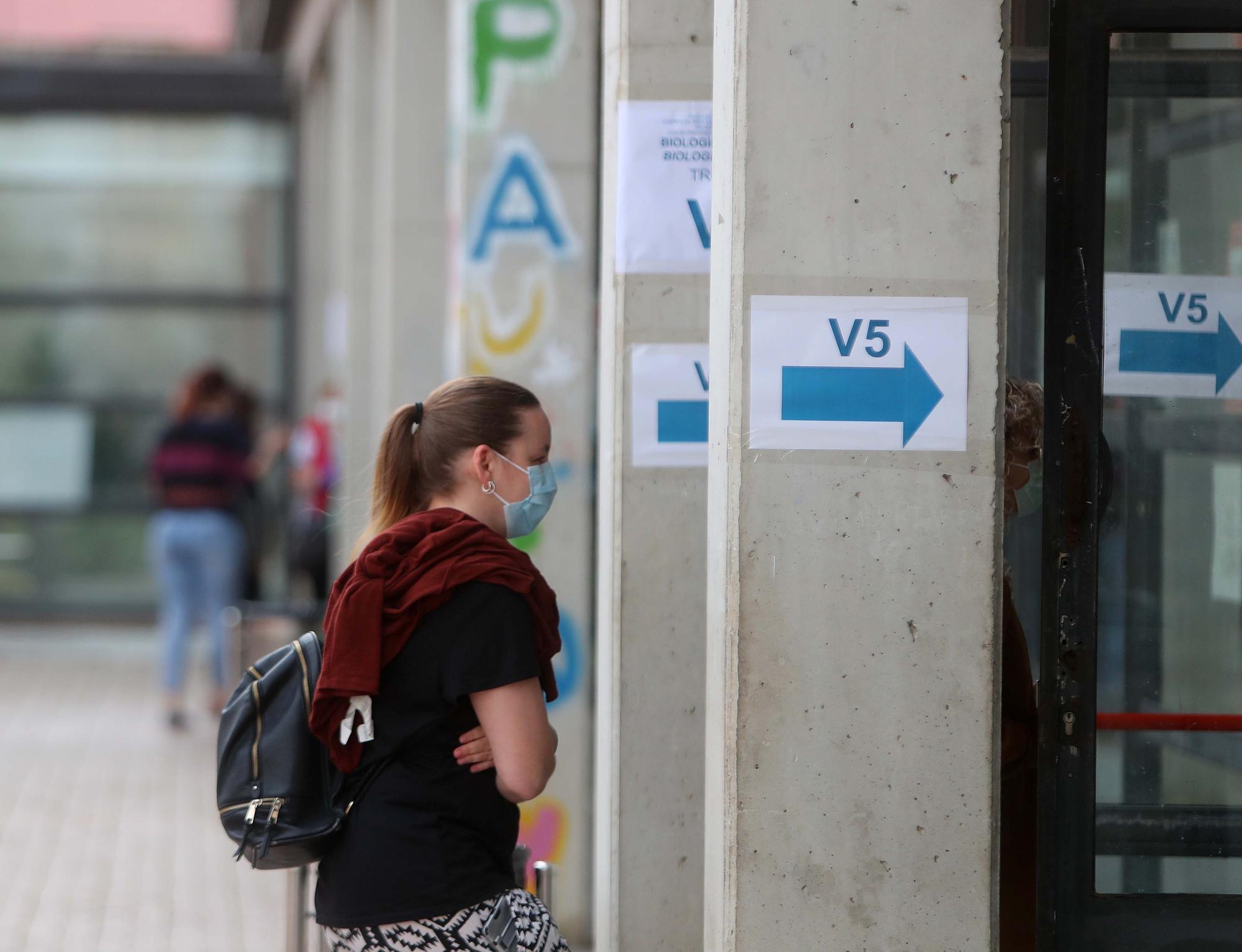 Así ha sido el examen de oposiciones a maestros de secundaria en el IES de Benicalap