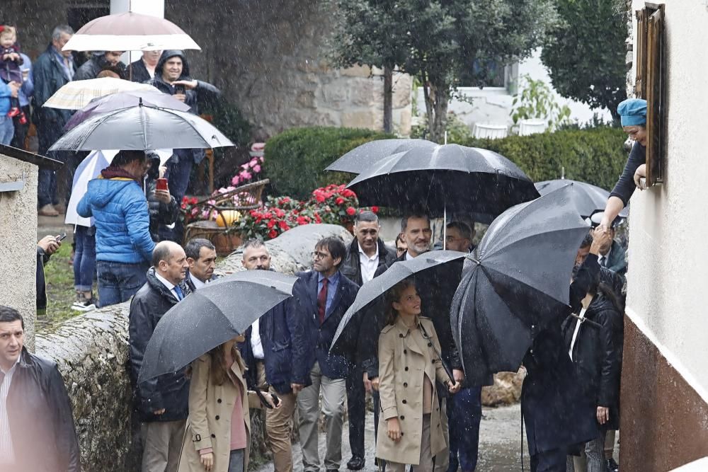 Así fue la visita real a Asiegu, Pueblo Ejemplar