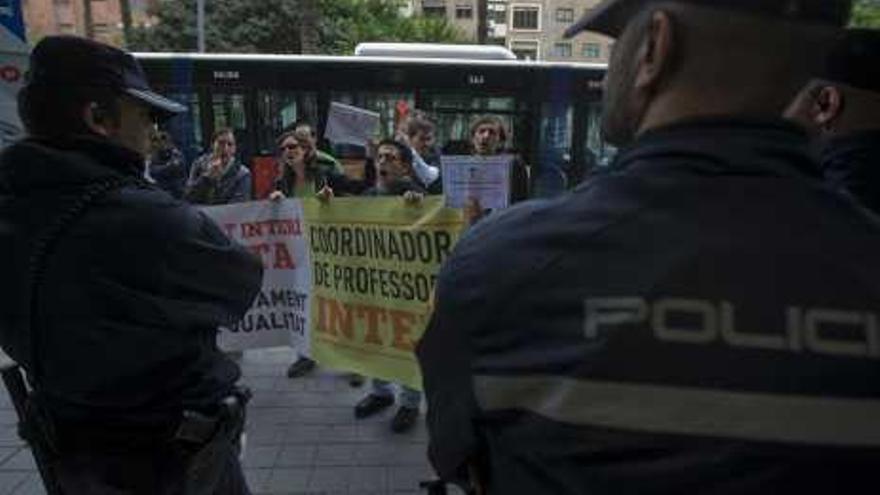 Protesta reciente de docentes interinos en Alicante.