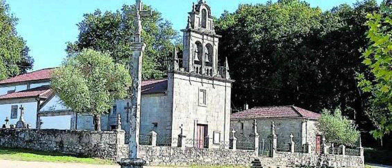 Iglesia parroquial, la Virgen con los pastores y estatua en Siador.