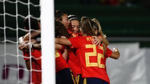 Las jugadoras de la selección celebran uno de los goles