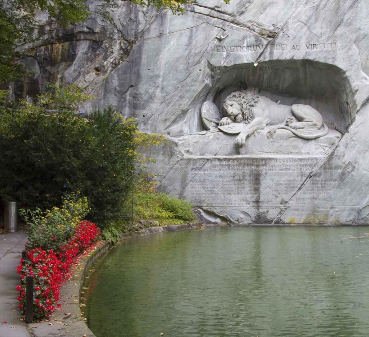 La famosa escultura “El león” en Lucerna