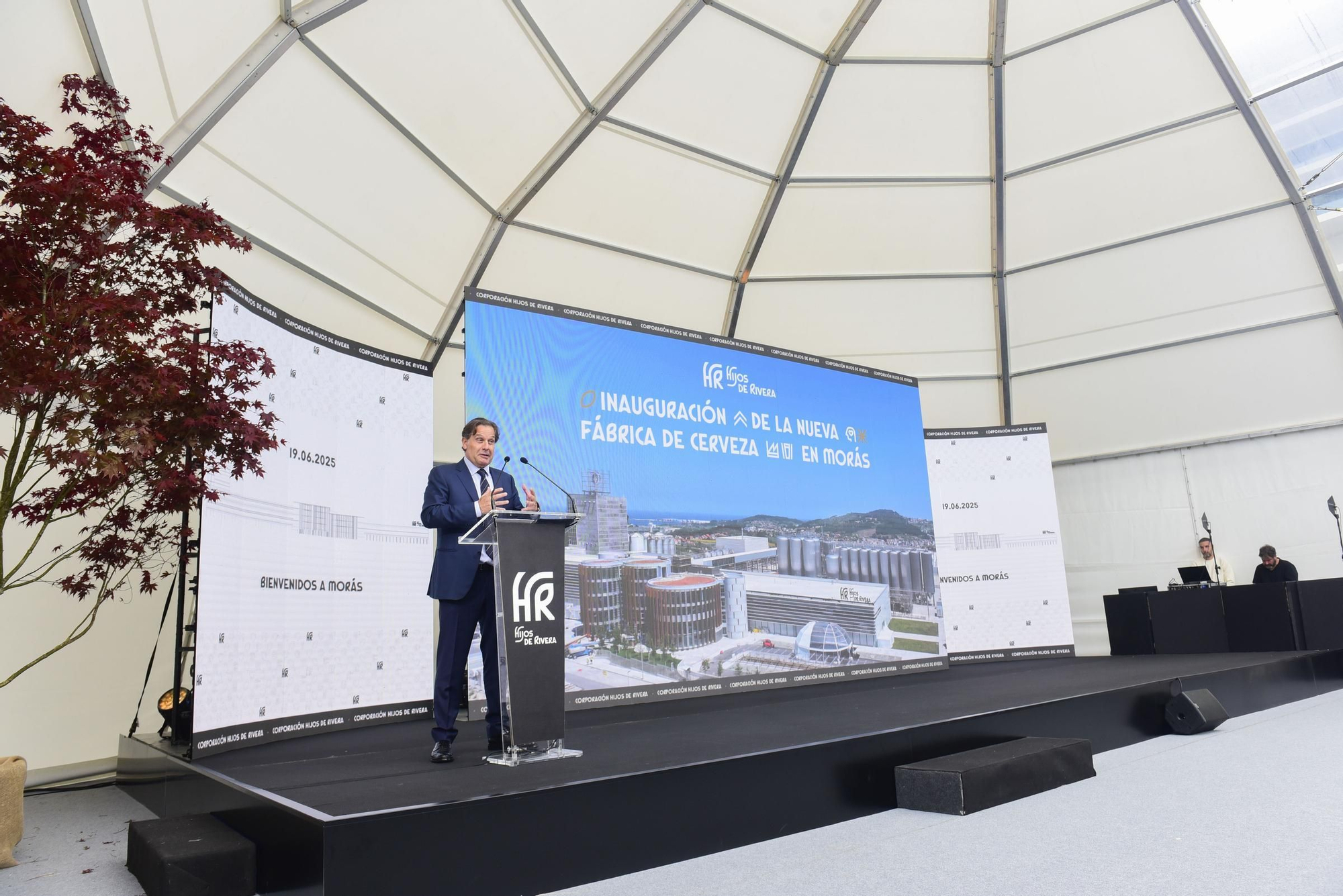 Estrella Galicia inaugura su nueva planta de producción en el polígono de Morás
