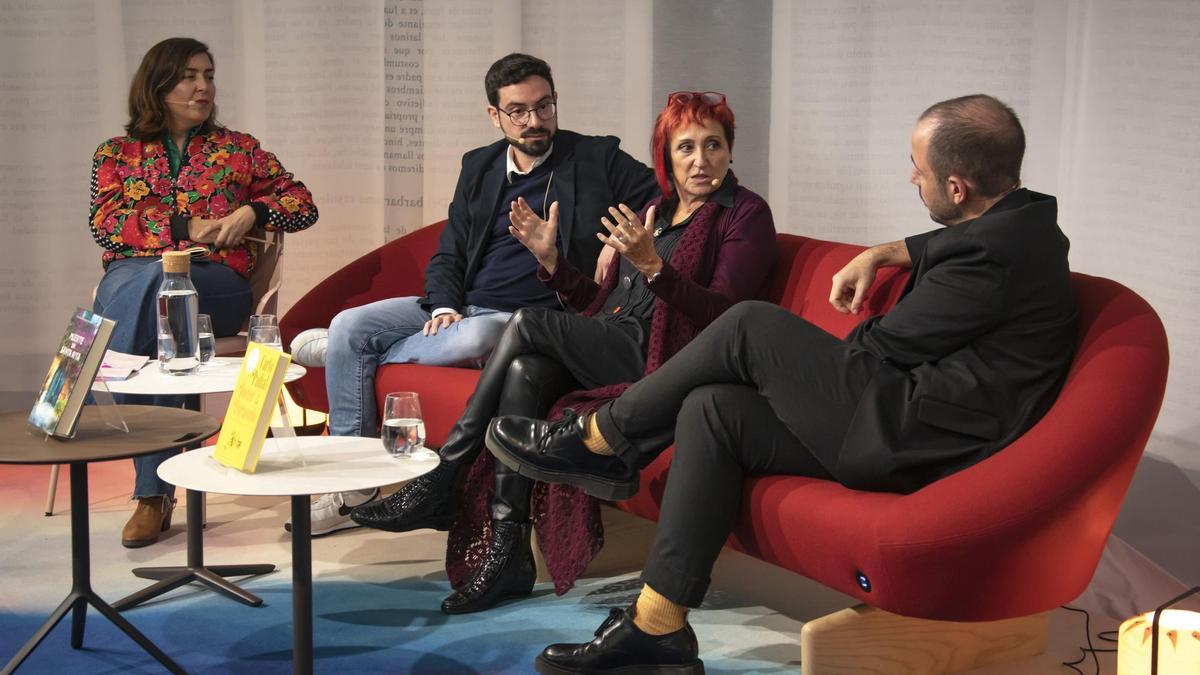 Laura Barrachina (izquierda), junto a Padial, Barceló y Ripoll en Fránfort.