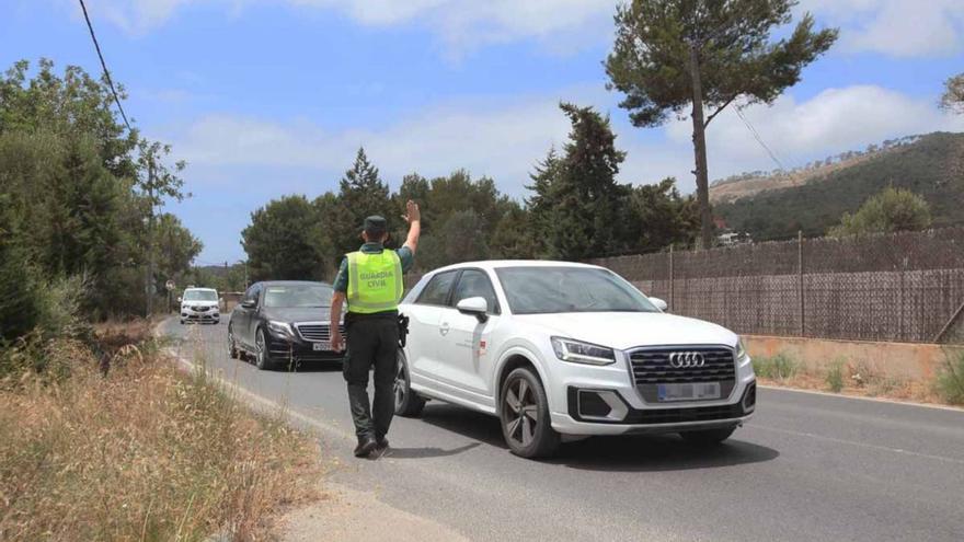 Un juez anula una multa de 6.000 euros a una concesionaria de coches por un taxi ‘pirata’