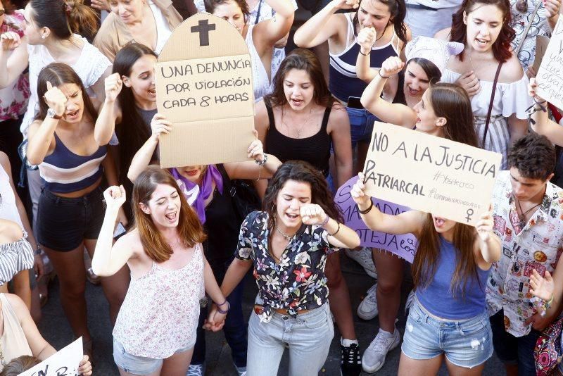 Manifestación contra la puesta en libertad de La Manada en Zaragoza