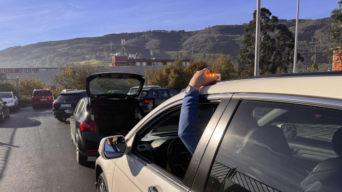 Adiós al uso de la baliza V-16: la DGT explica su fecha límite de uso por conductor
