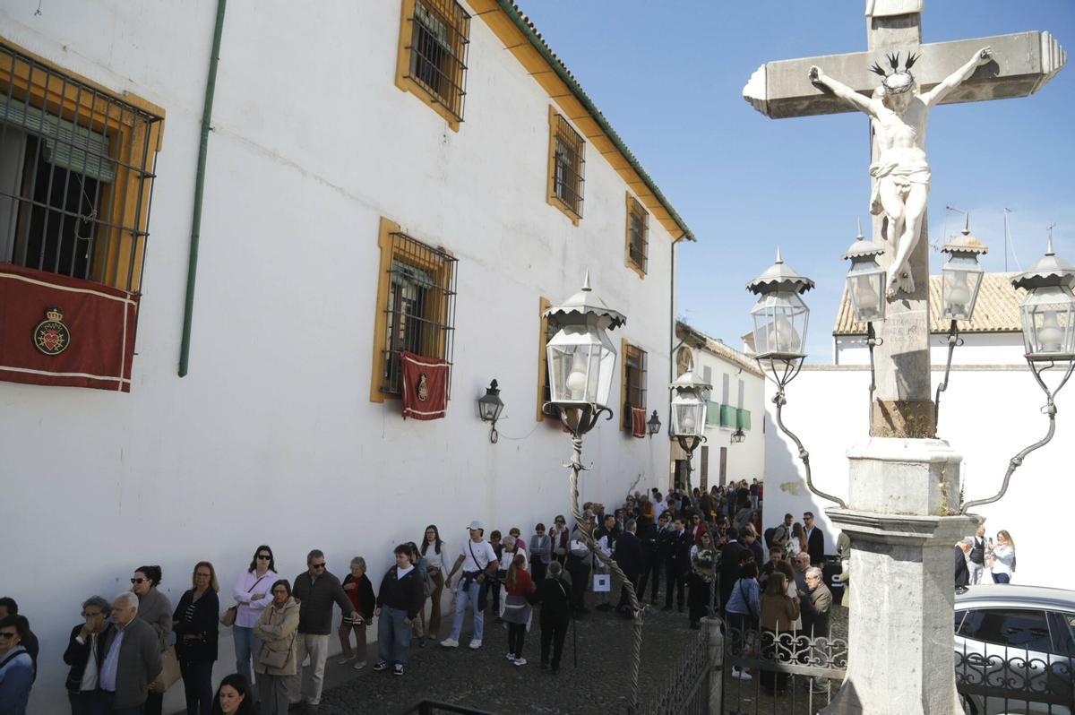 A.J.González Córdoba Viernes de Dolores colas