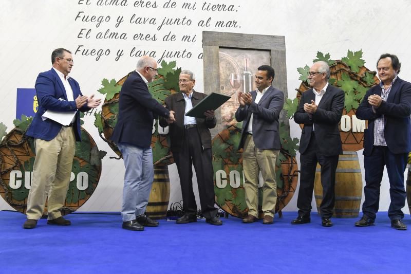 GRAN CANARIA  14-05-2018   LAS PALMAS DE GRAN CANARIA. Descorche de la primera botella de vino de esta temporada. FOTOS: JUAN CASTRO  | 14/05/2018 | Fotógrafo: Juan Carlos Castro