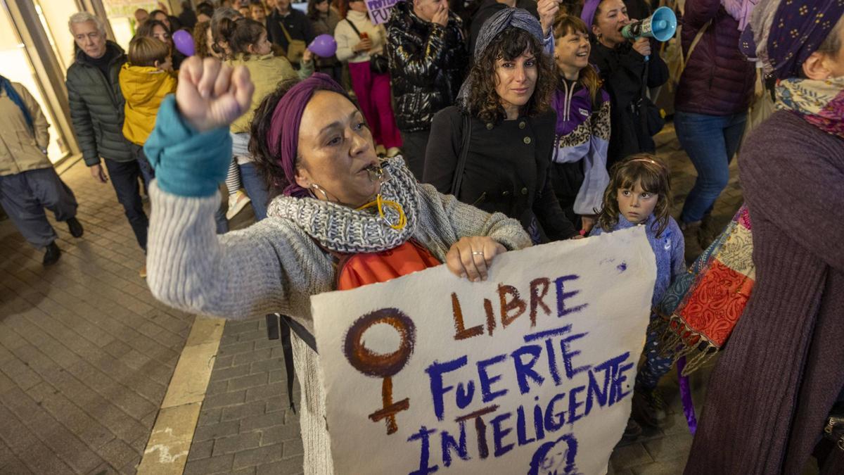 Así ha sido la manifestación de Moviment Feminista por el 8M en Palma