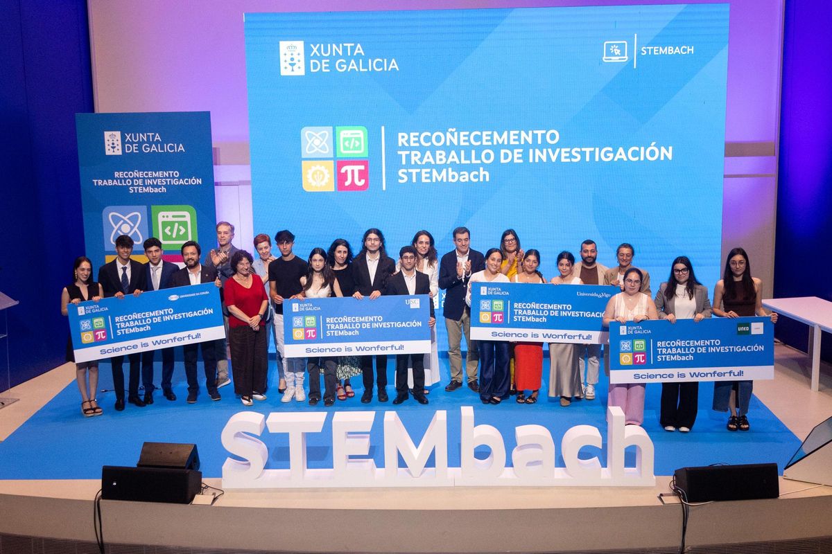 Entrega de los reconocimientos al Bachillerato de excelencia STEMbach en Santiago.