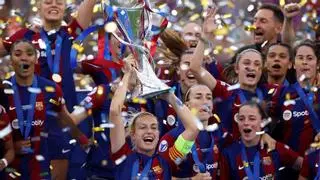 Vídeo | Collboni se disculpa con Putellas por su polémico gesto en los festejos del Barça femenino