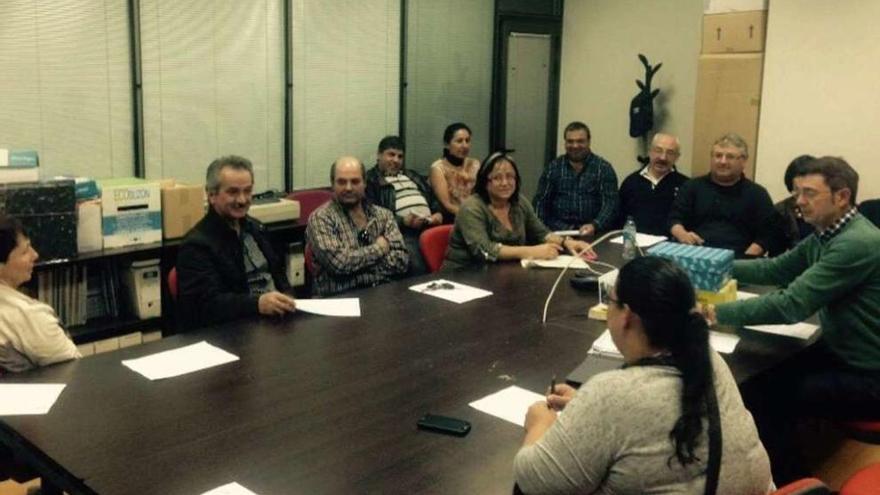 Cunicultores gallegos preparaban ayer en Lalín la reunión que mantendrán mañana con la ministra.