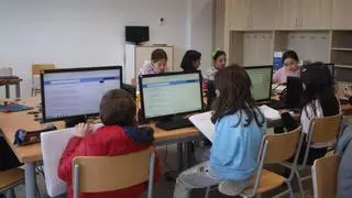 La Comunidad Valenciana se queda sin profesores de Informática: "sacaron 100 vacantes y se han llenado 3"