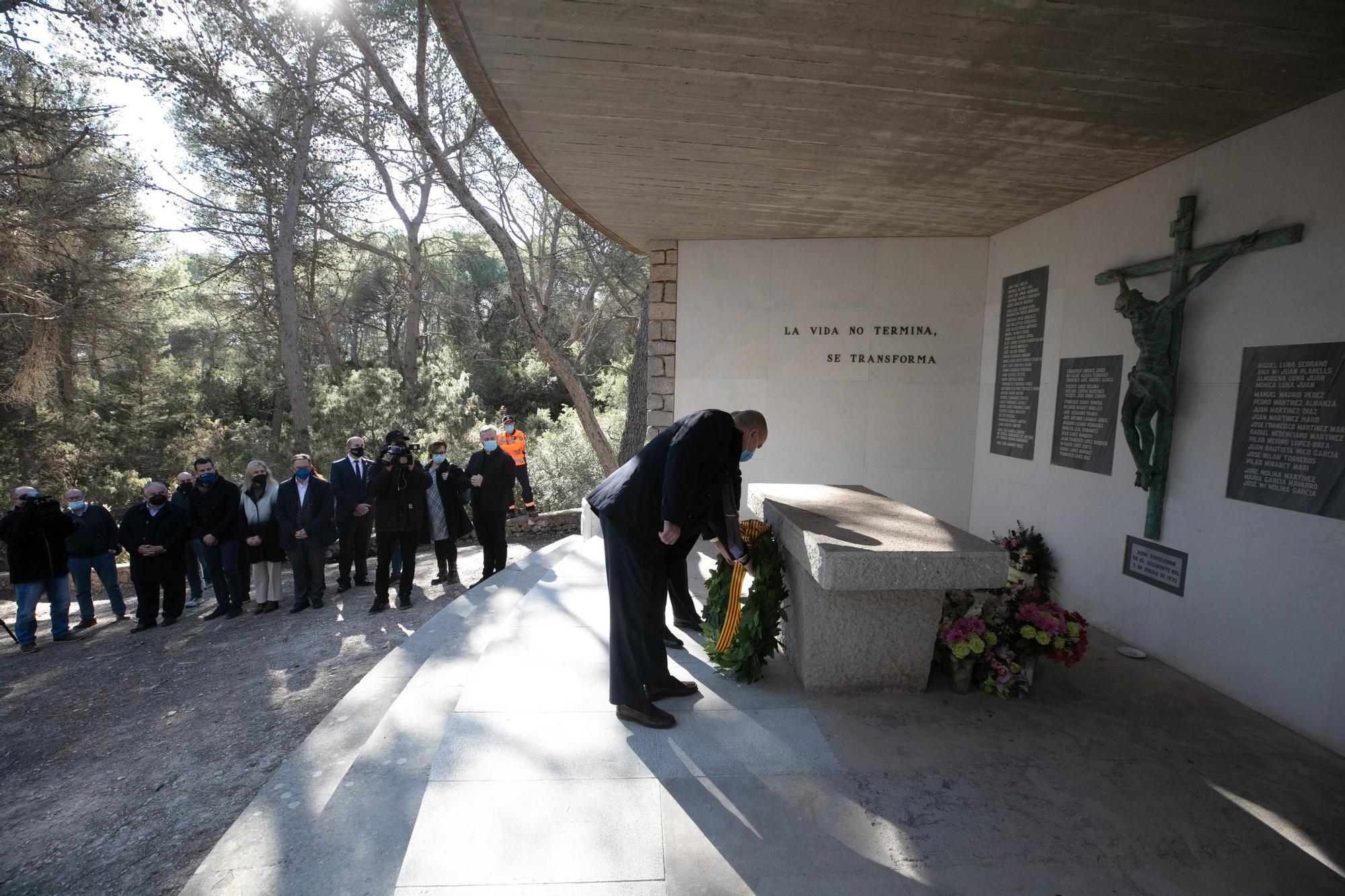 Homenaje a las víctimas del accidente aéreo de ses Roques Altes