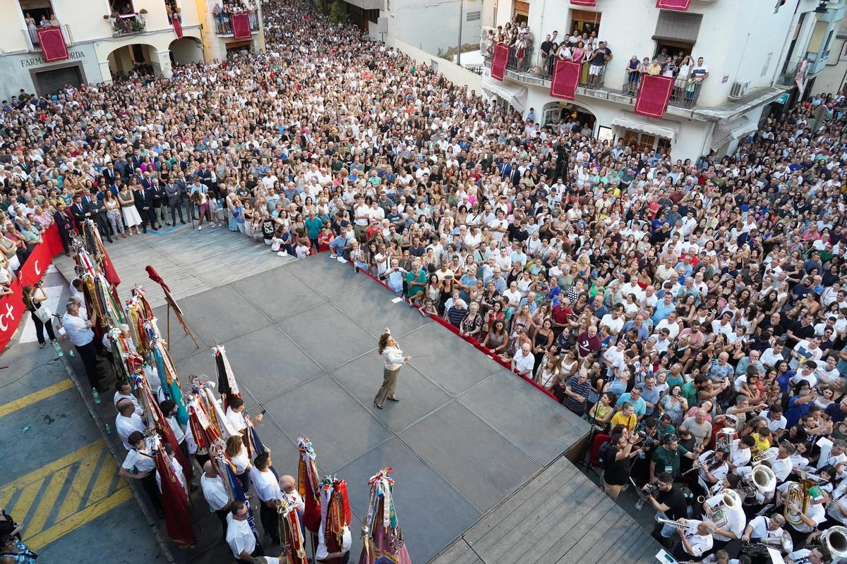 ‘Chimo’ centra els homenatges al mestre José María Ferrero en l'Entrada de Bandes d'Ontinyent.