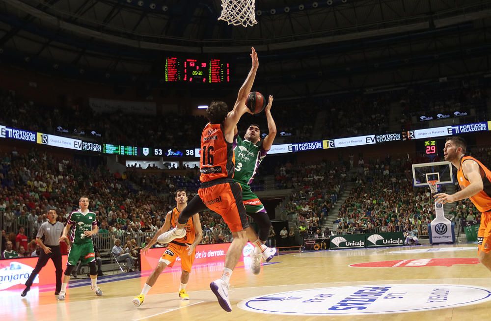 El conjunto de Luis Casimiro, con un inspirado Alberto Díaz (20 puntos), debuta en la Liga Endesa imponiéndose al Valencia Basket